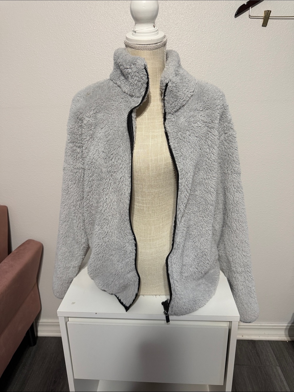 PINK Victoria's Secret Light Gray Plush Teddy Zip-Up Jacket